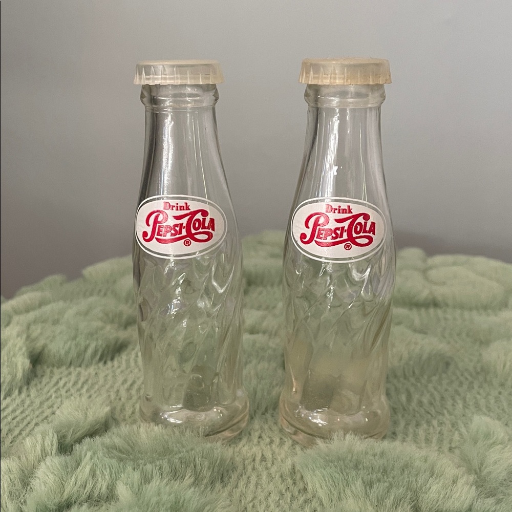 Vintage Pepsi Cola Glass Bottle salt and pepper shakers 1950’s